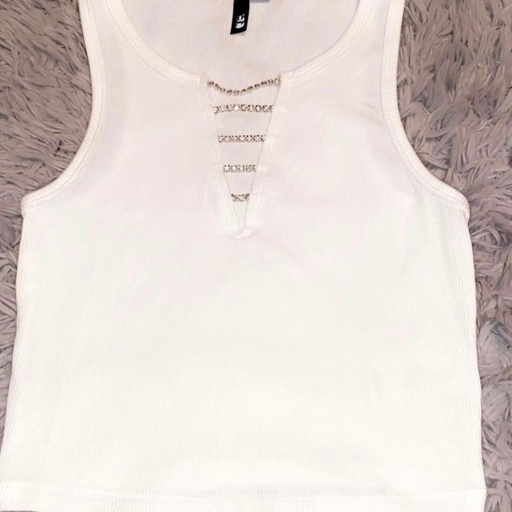 White crop top